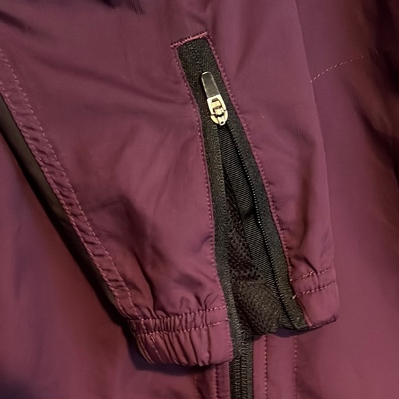 Brooks For Women Jacket - Picture 5 of 10